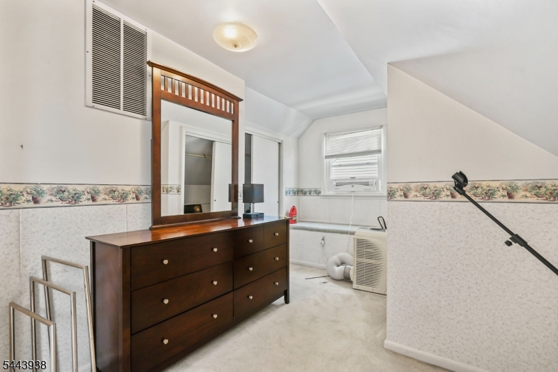 57 Ivanhoe Terrace Bloomfield, NJ 07003 - Photo 22 of 37