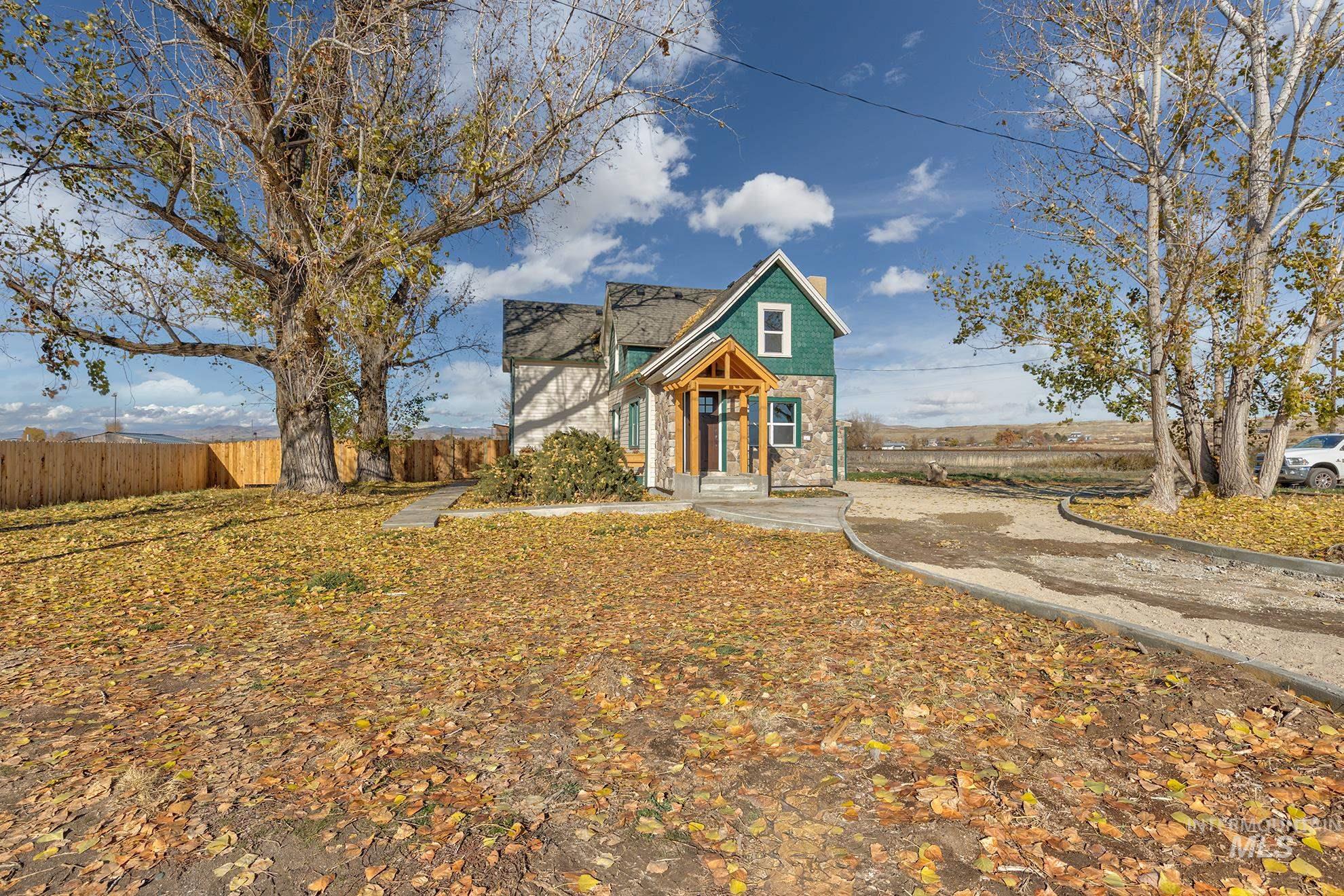 327 Macomb Road Weiser, ID 83672 - Photo 41 of 49 View of front facade with stone siding