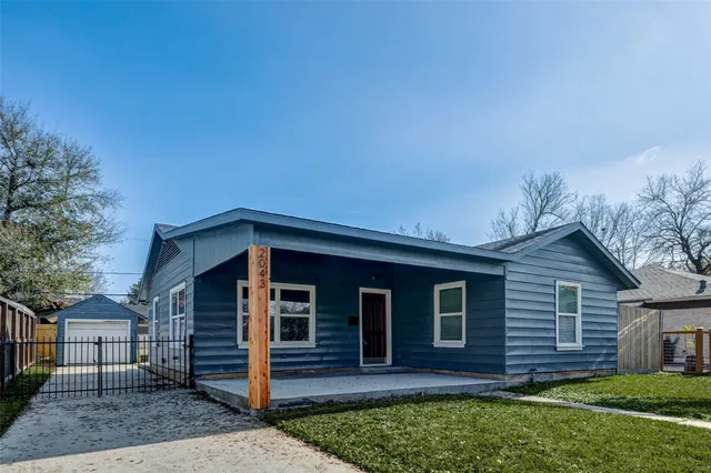 $1,825 | 2043 Alta Vista Street, Houston, TX 77023