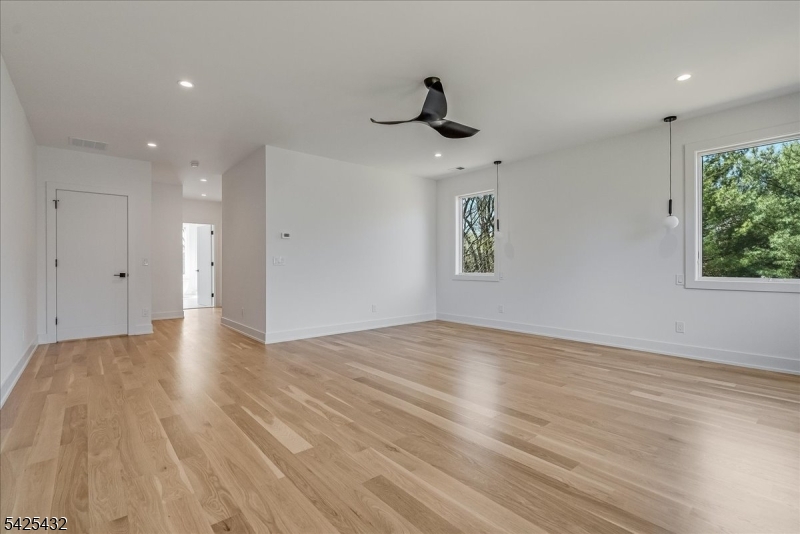 9 Midvale Drive Warren, NJ 07059 - Photo 27 of 49