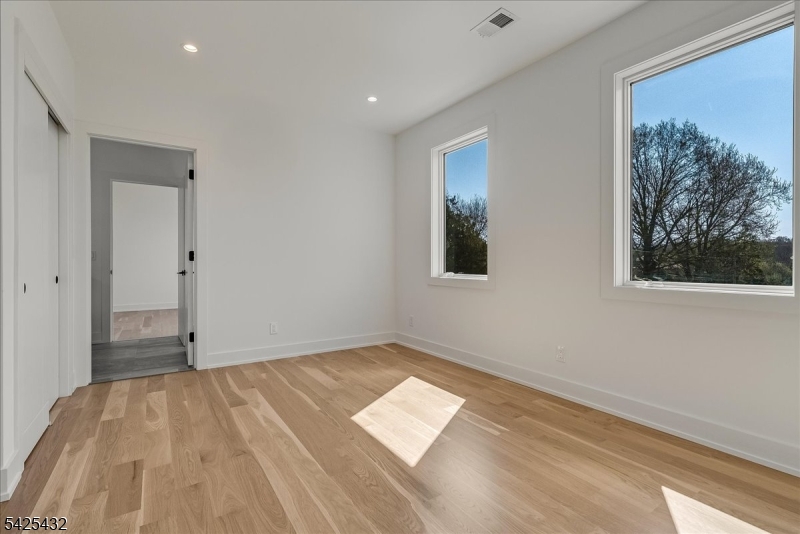 9 Midvale Drive Warren, NJ 07059 - Photo 34 of 49