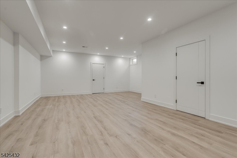 9 Midvale Drive Warren, NJ 07059 - Photo 41 of 49