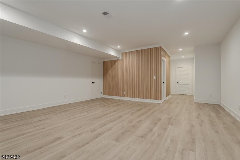 9 Midvale Drive Warren, NJ 07059 - Photo 44 of 49