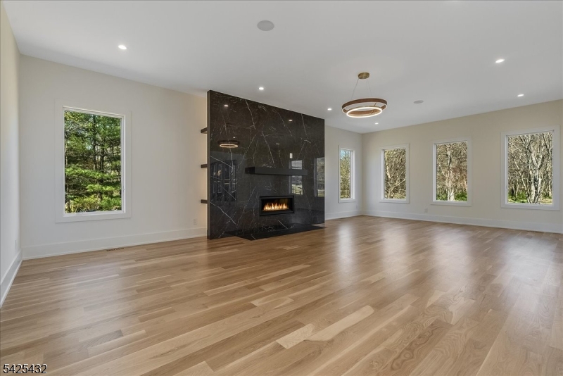 9 Midvale Drive Warren, NJ 07059 - Photo 8 of 49