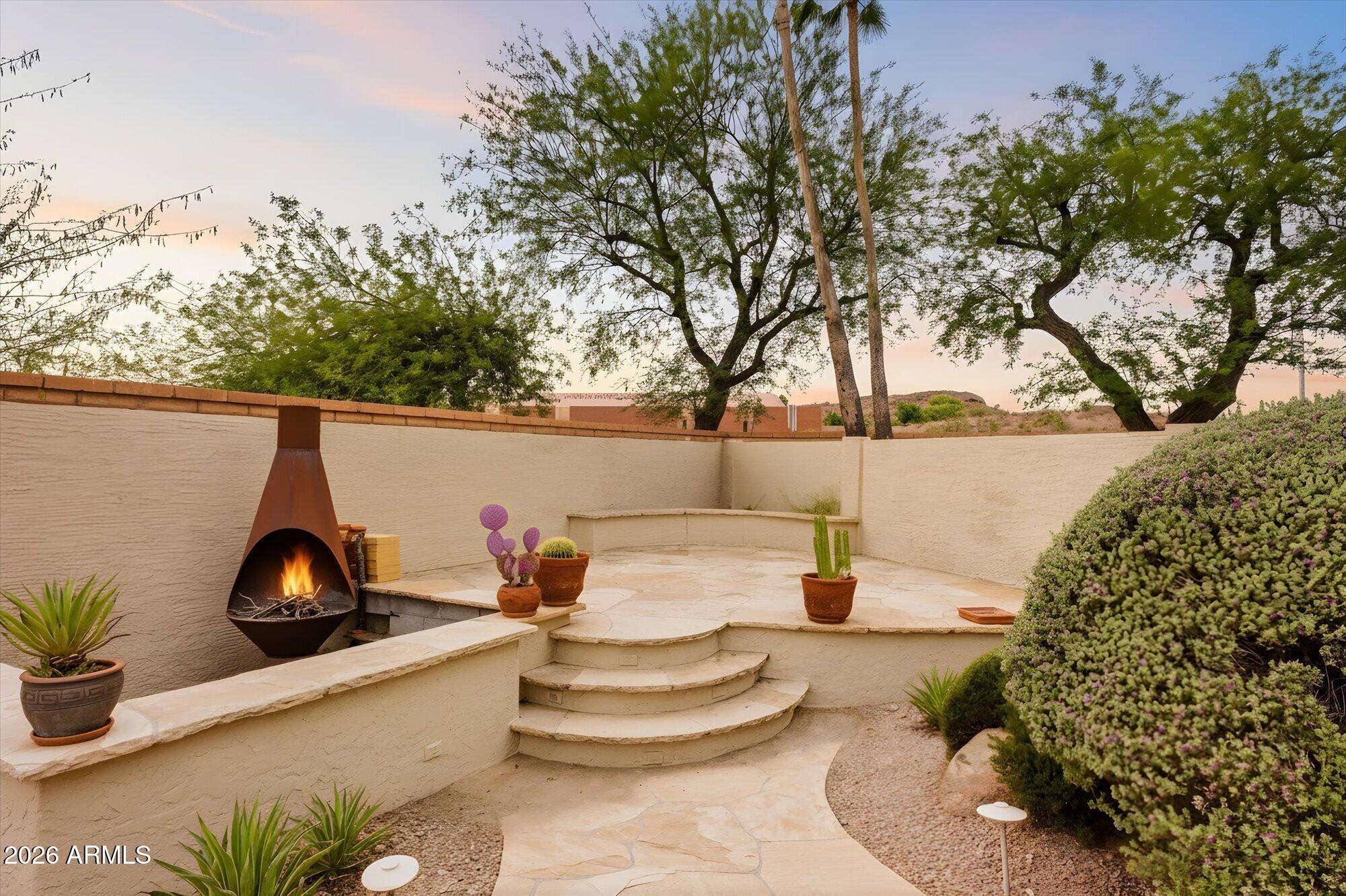 405 East Marny Road Tempe, AZ 85288 - Photo 35 of 36 a view of outdoor space and living room