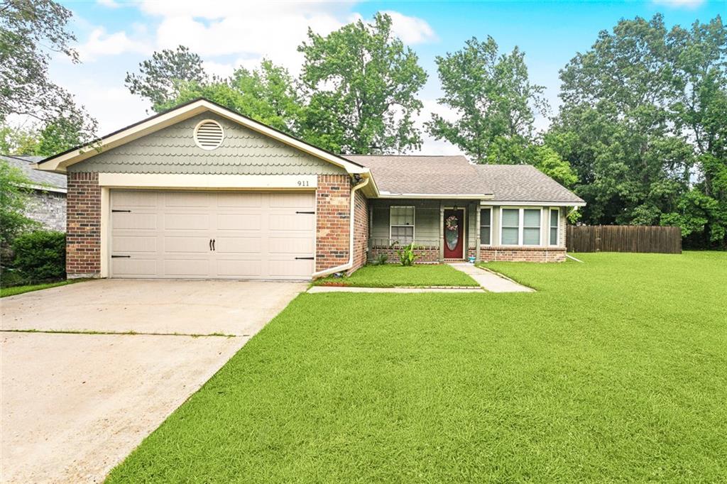 911 Forest Loop Mandeville, LA 70471 - Photo 1 of 17 Gallery Image 1