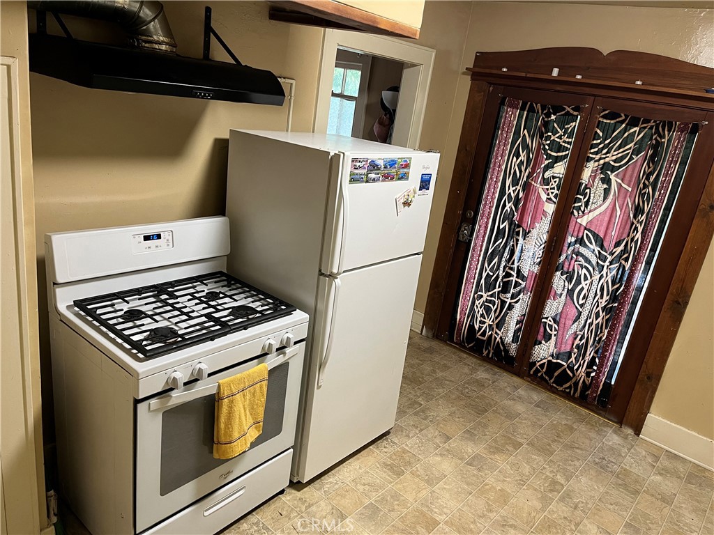 617 Orient Street Chico, CA 95928 - Photo 5 of 8 a utility room with dryer and washer