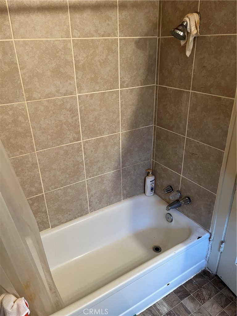 617 Orient Street Chico, CA 95928 - Photo 6 of 8 a bathroom with a bath tub