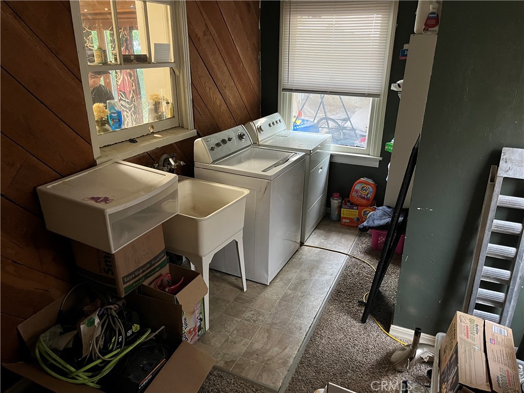 617 Orient Street Chico, CA 95928 - Photo 7 of 8 a utility room with dryer and washer