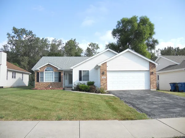 $329,900 | 251 Hillcrest Lane, Steger, IL 60475