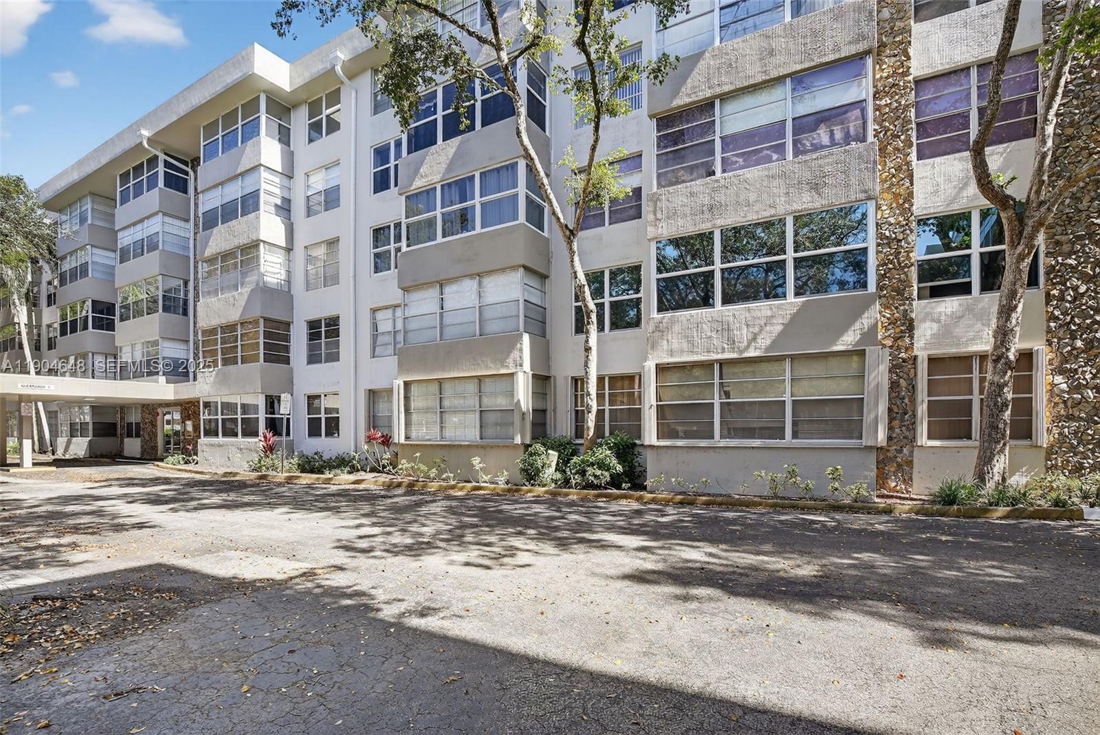 6500 Cypress Road, Unit 410 Plantation, FL 33317 - Photo 28 of 32 Gallery Image 28