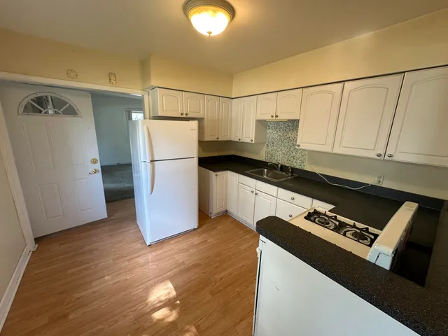 $1,500 | 24448 Carlysle Street, Dearborn, MI 48124