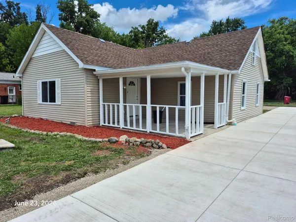 $289,900 | 29240 McDonald Street, Roseville, MI 48066