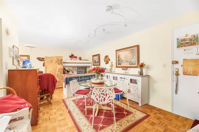 $149,900 | 679 Warburton Avenue, Unit 1M, Yonkers, NY 10701