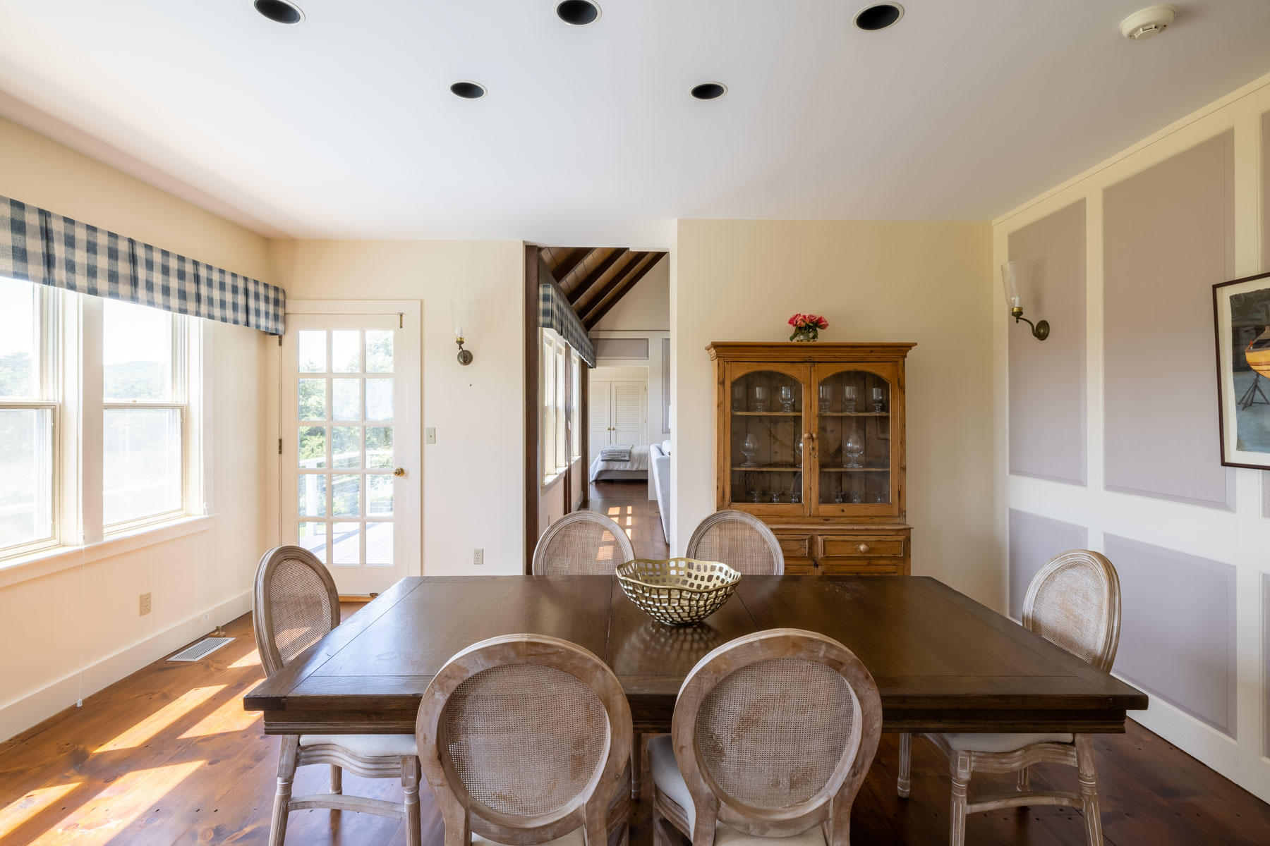 81 Oyster Pond Road Edgartown, MA 02539 - Photo 16 of 41 Dining room 1