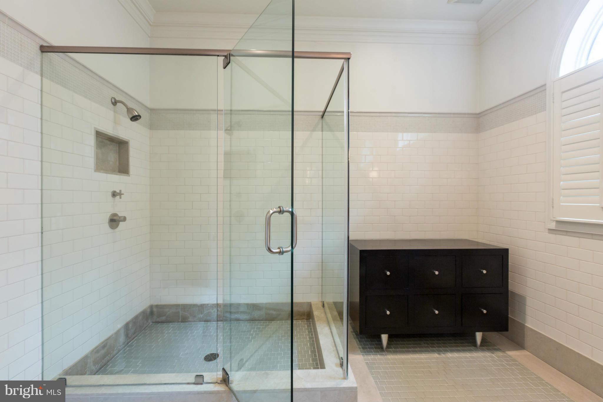 2127 R Street Northwest Washington, DC 20008 - Photo 16 of 28 Bath