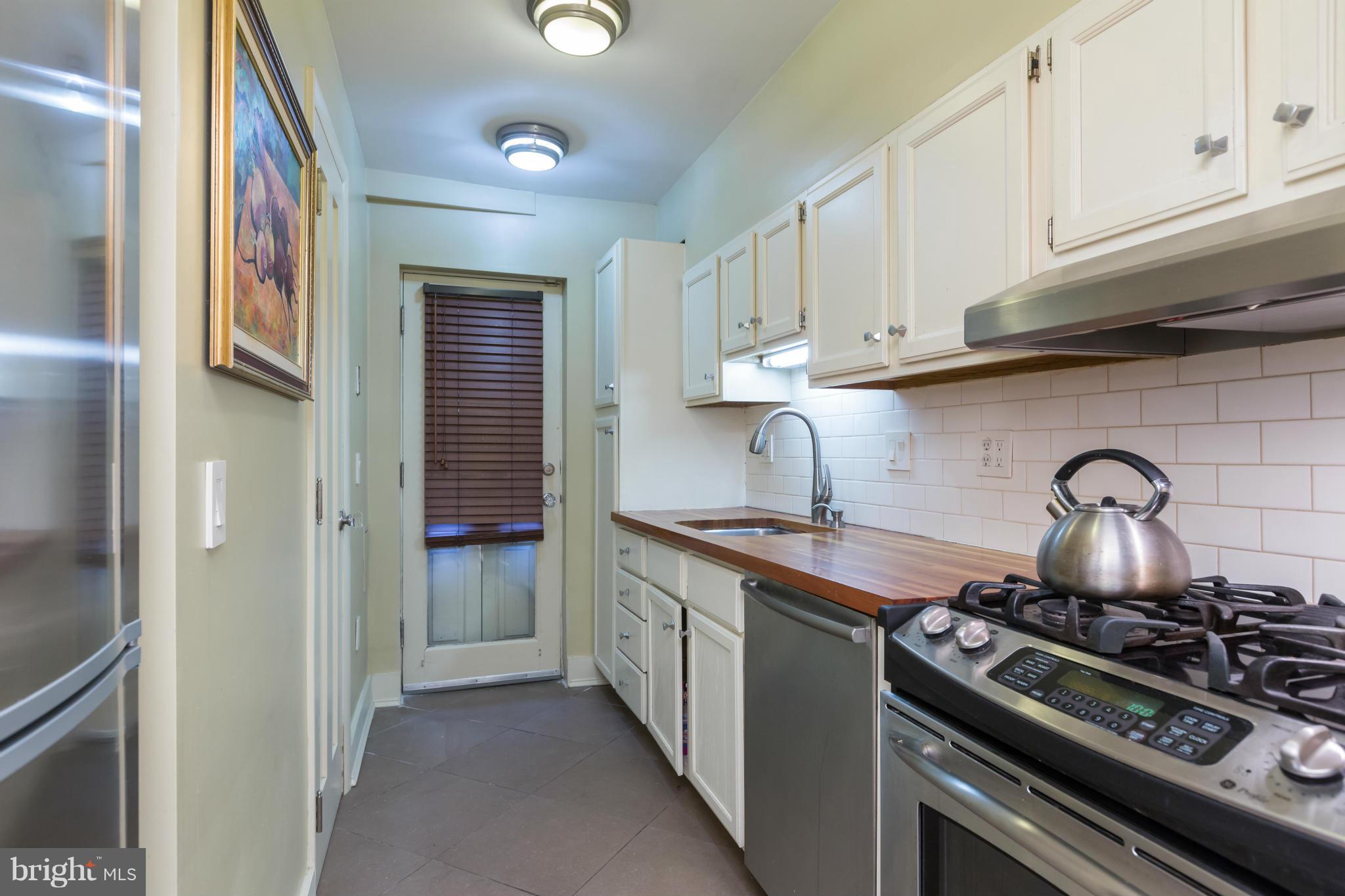 2127 R Street Northwest Washington, DC 20008 - Photo 23 of 28 Catering/Guest Kitchen