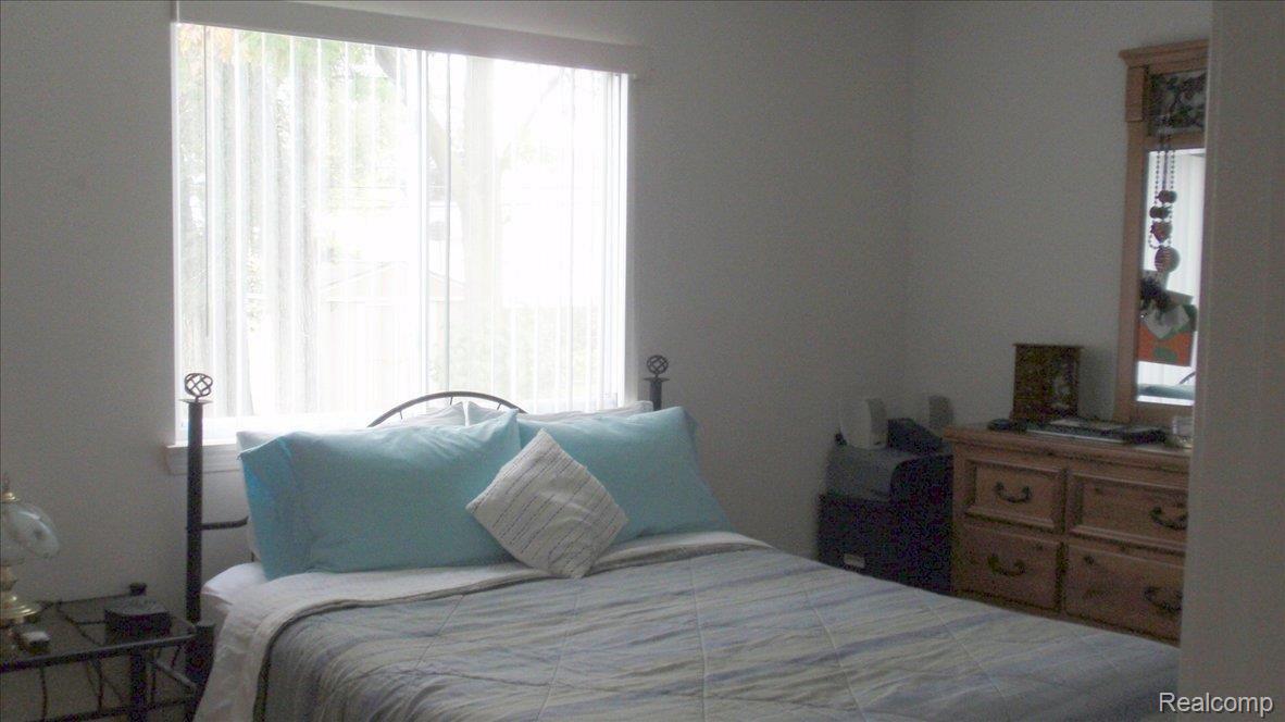 47553 Greenview Road Utica, MI 48317 - Photo 10 of 14 Master w/WIC