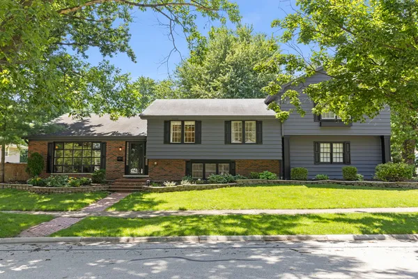 $650,000 | 212 Tamarack Avenue, Naperville, IL 60540