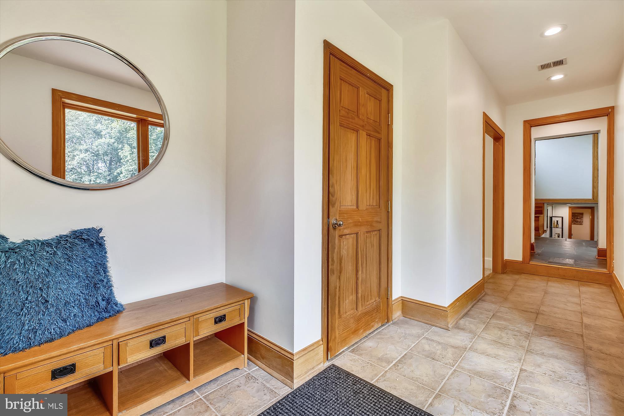 607 Stonington Road Silver Spring, MD 20902 - Photo 20 of 48 Side Entranceway