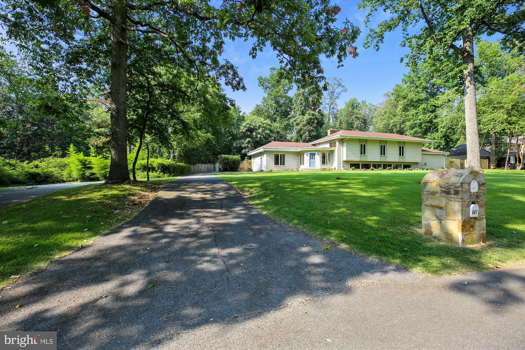 607 Stonington Road Silver Spring, MD 20902 - Photo 4 of 48 Driveway