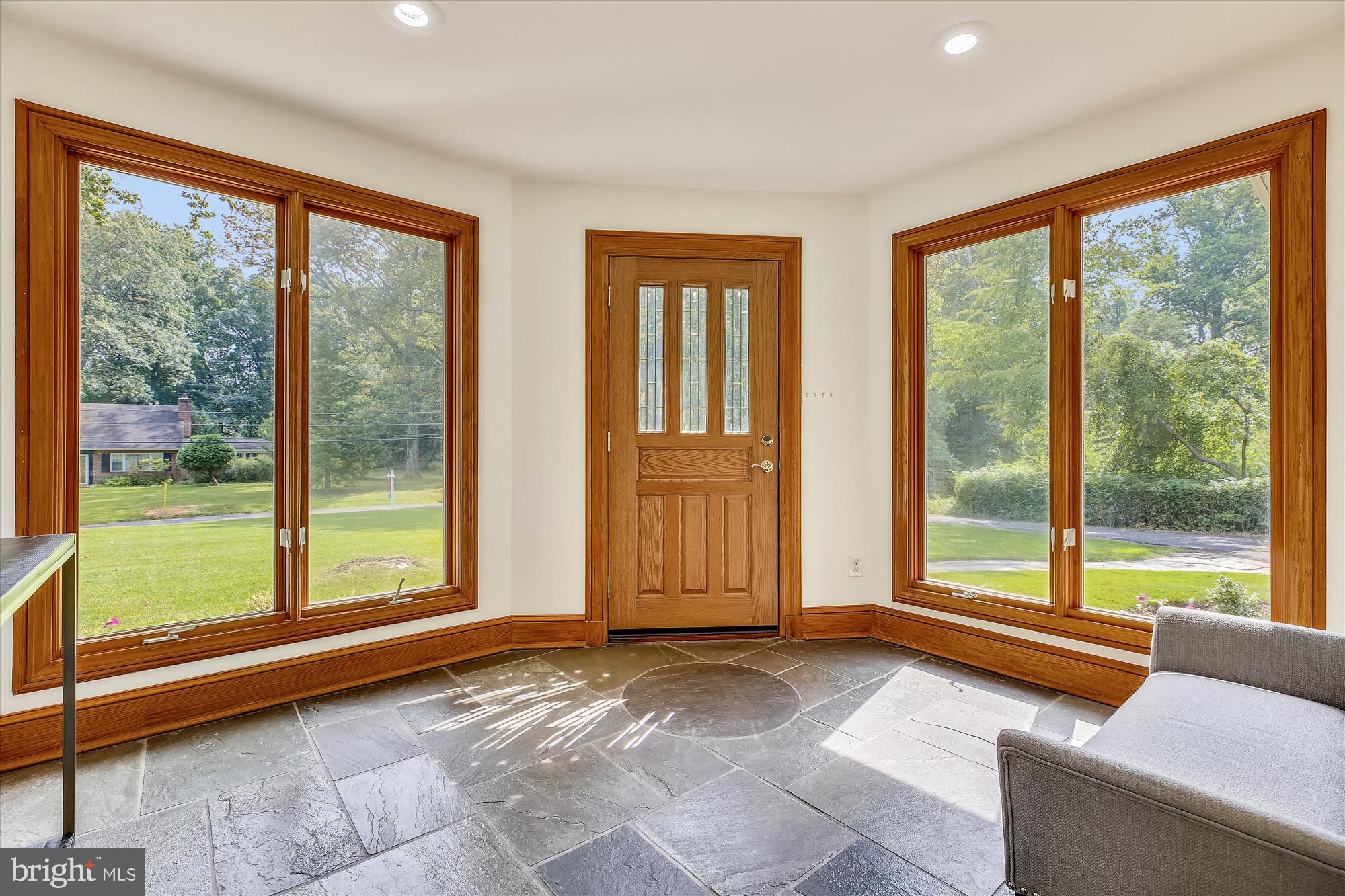 607 Stonington Road Silver Spring, MD 20902 - Photo 6 of 48 Front Entrance Way