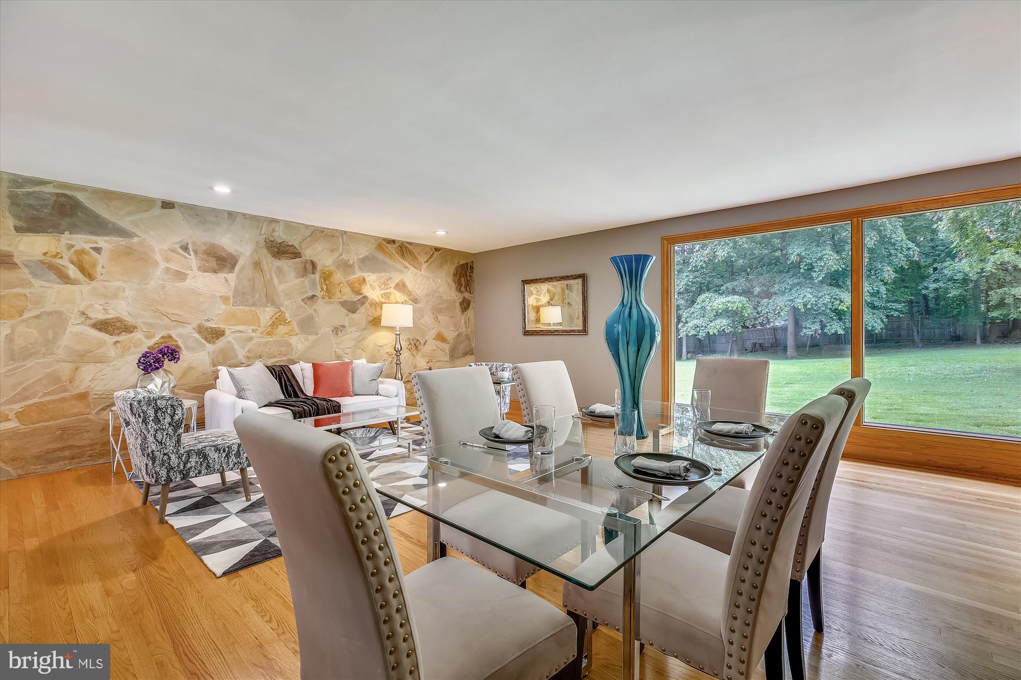 607 Stonington Road Silver Spring, MD 20902 - Photo 10 of 48 Living Room / Dining Room