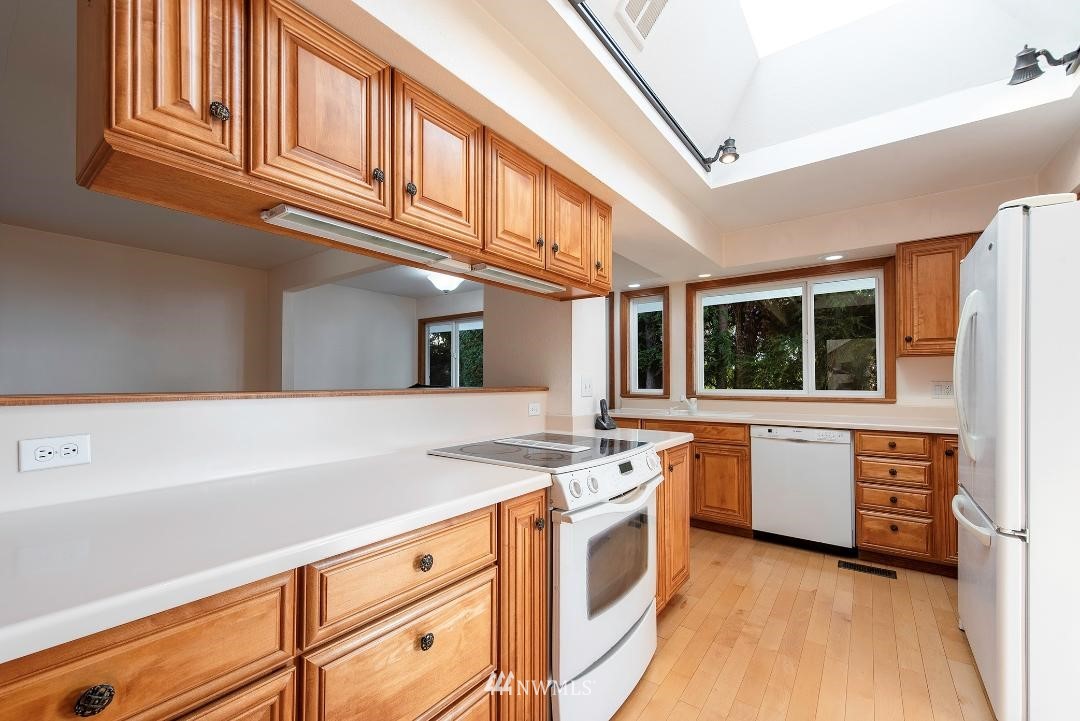 18355 Ridgefield Road Northwest Shoreline, WA 98177 - Photo 12 of 19 Gallery Image 12