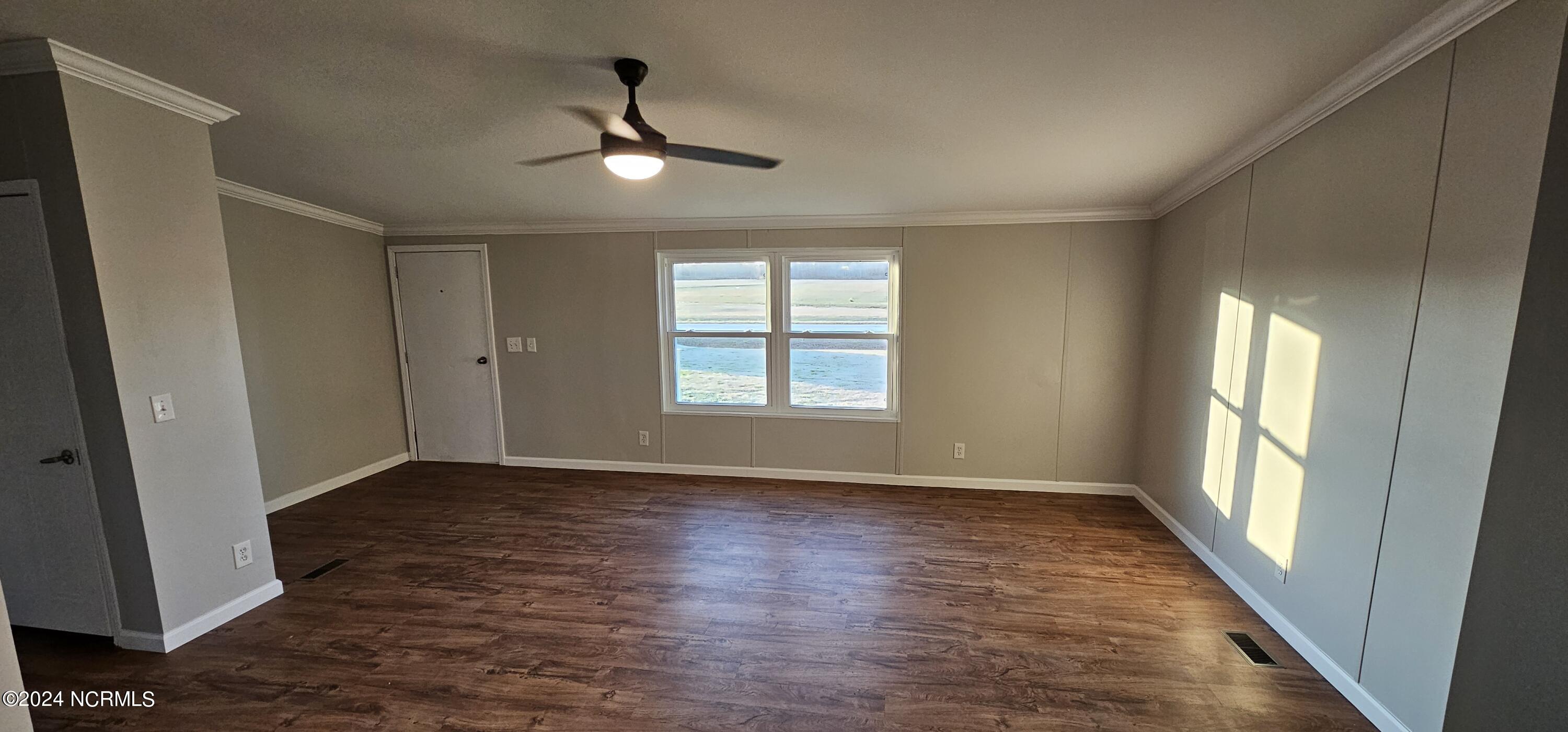 114 Pittman Road Hubert, NC 28539 - Photo 6 of 24 20240131_170445