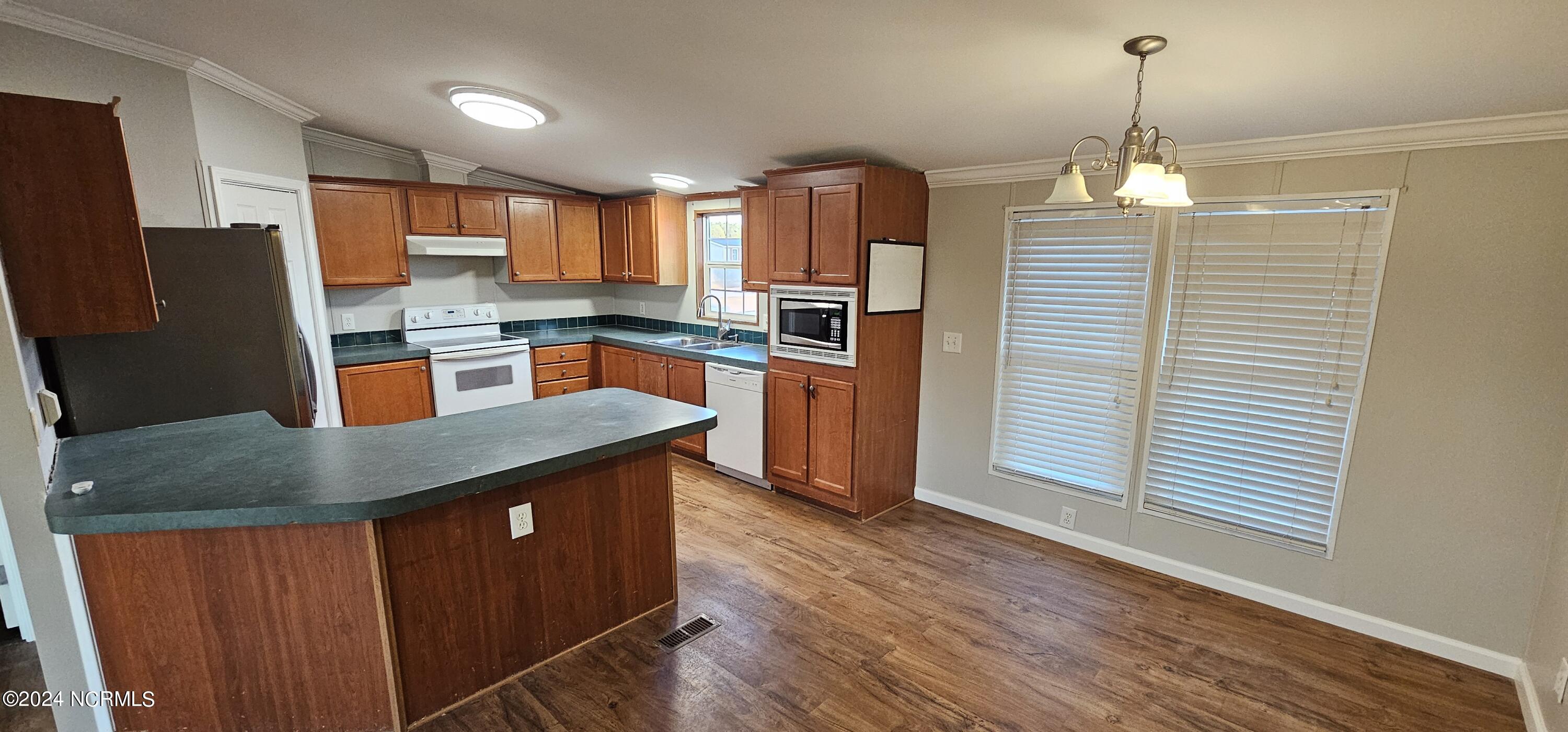 114 Pittman Road Hubert, NC 28539 - Photo 10 of 24 20240131_170538