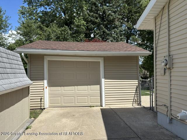 2106 Byrnes Road Lansing, MI 48906 - Photo 40 of 51 IMG_1577