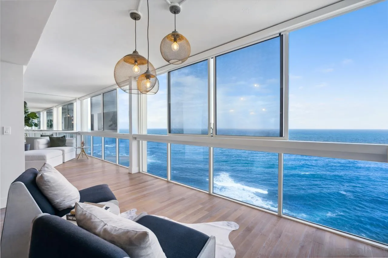 939 Coast Boulevard, Unit 12C La Jolla, CA 92037 - Photo 23 of 41 a living room with furniture