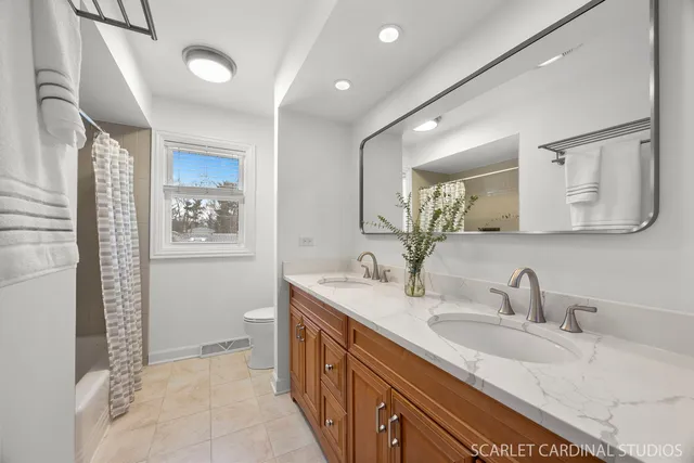 $525,000 | 325 Osage Lane, Naperville, IL 60540