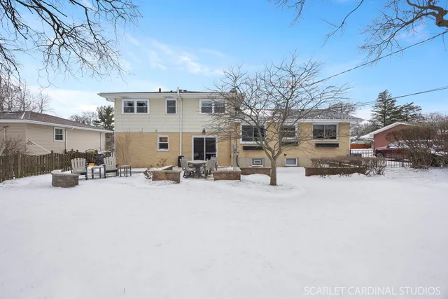$525,000 | 325 Osage Lane, Naperville, IL 60540