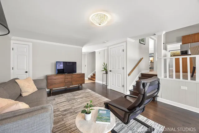 $525,000 | 325 Osage Lane, Naperville, IL 60540