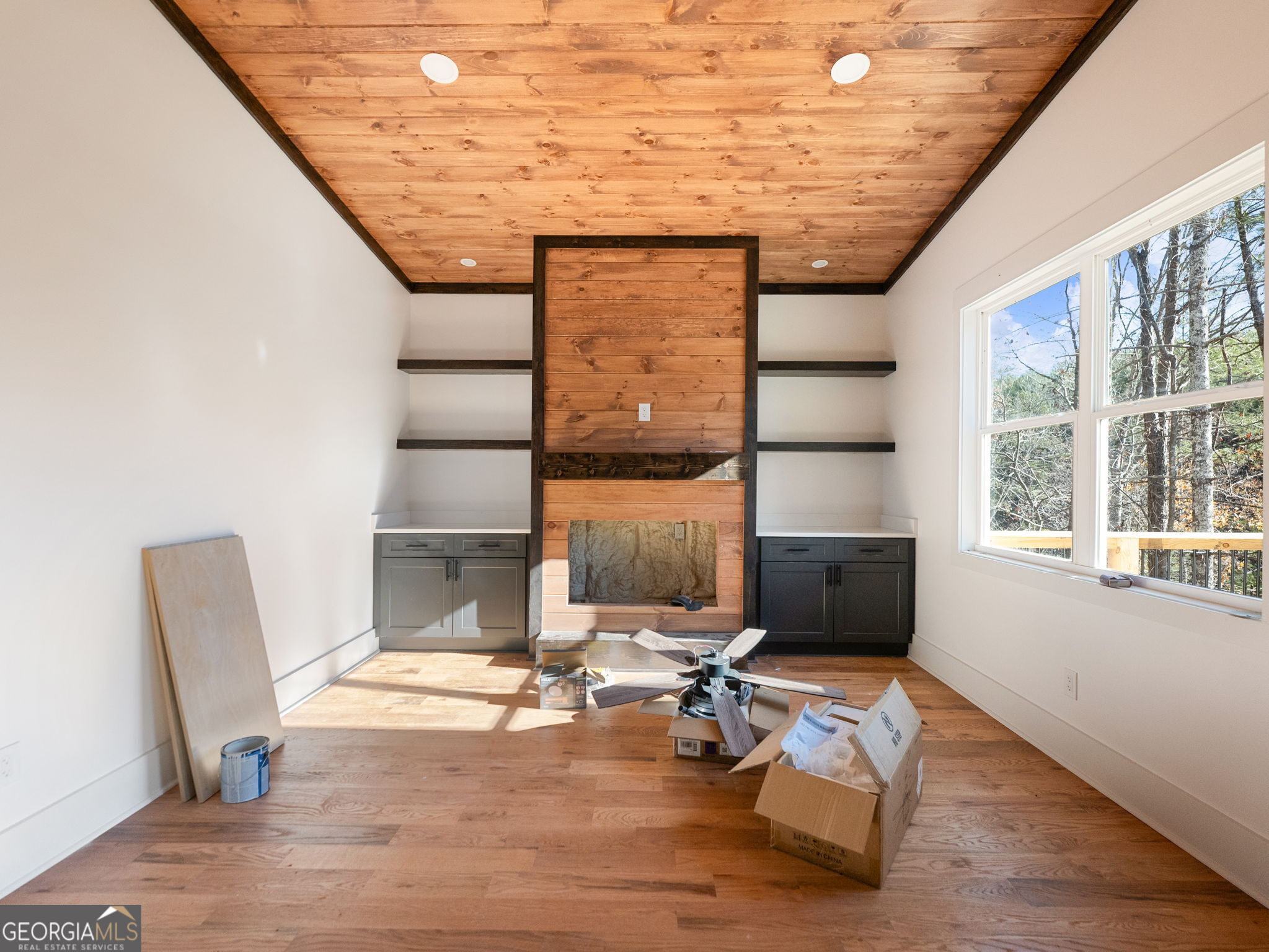 150 Alte Bruecke Strasse Helen, GA 30545 - Photo 24 of 43 a living room with furniture