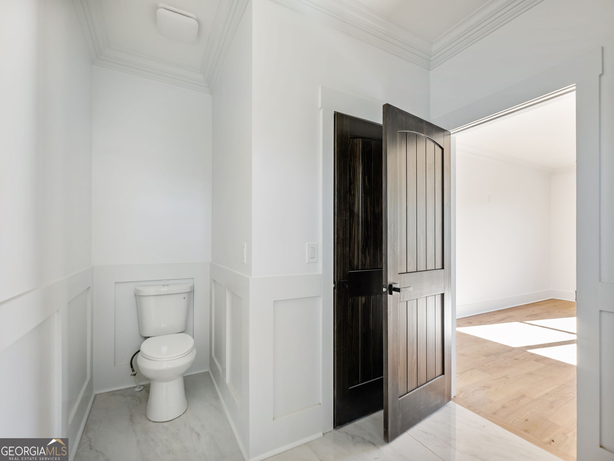 150 Alte Bruecke Strasse Helen, GA 30545 - Photo 35 of 43 a bathroom with a toilet