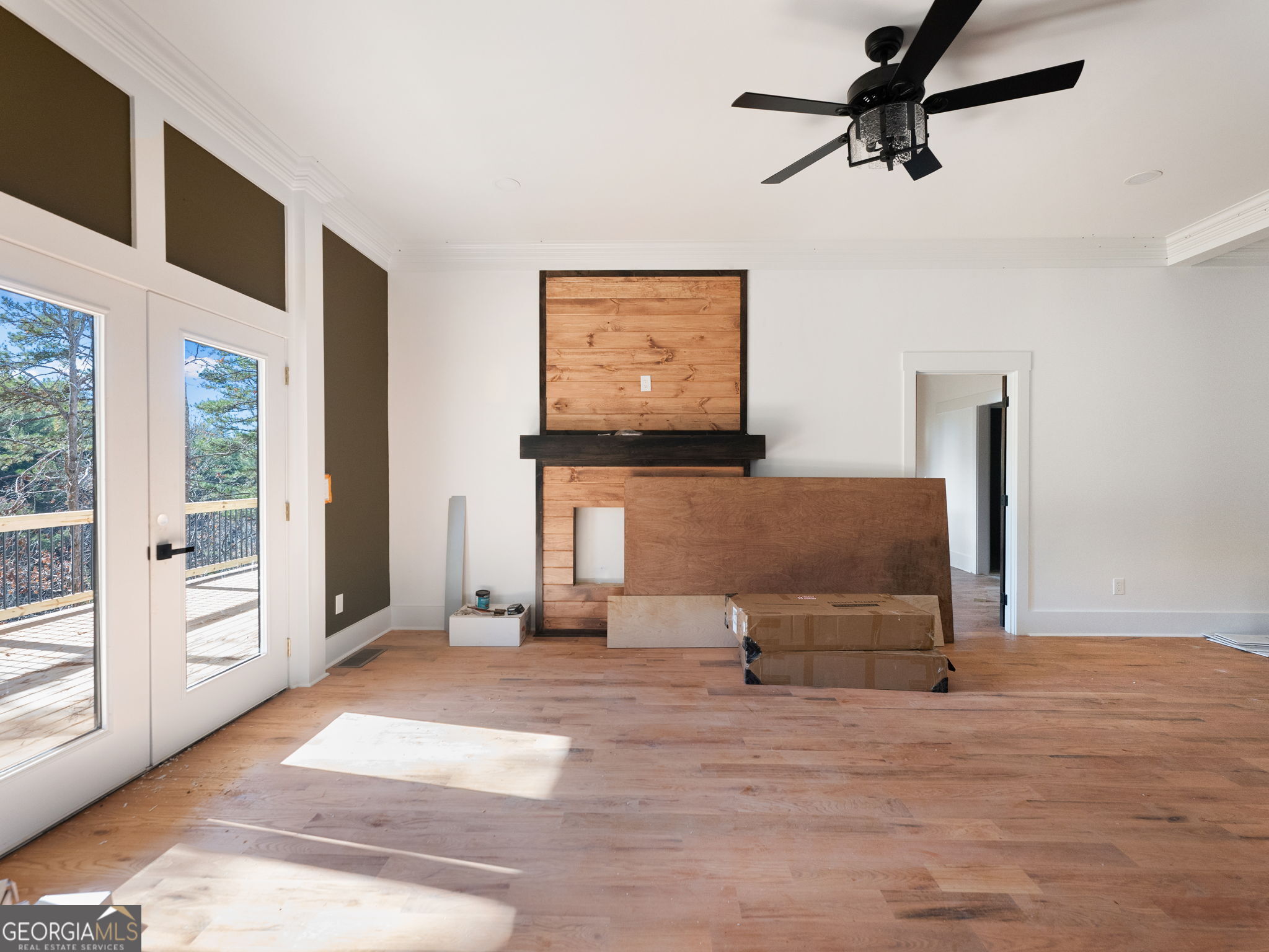 150 Alte Bruecke Strasse Helen, GA 30545 - Photo 6 of 43 a view of a livingroom with furniture and a ceiling fan