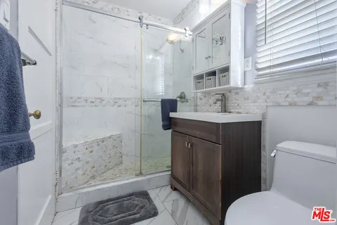 $3,000 | 119 South Bundy Drive, Los Angeles, CA 90049
