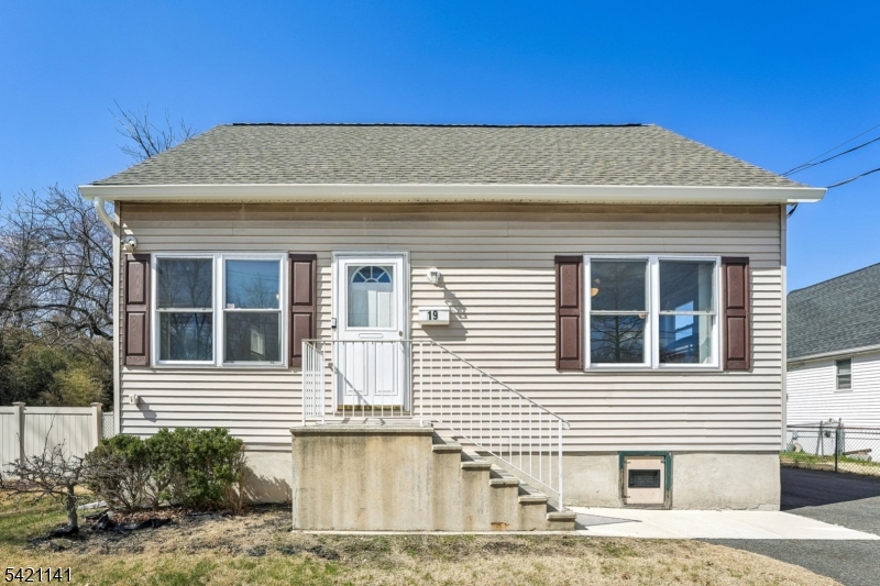 19 Marlin Avenue Pequannock, NJ 07440 - Photo 1 of 19