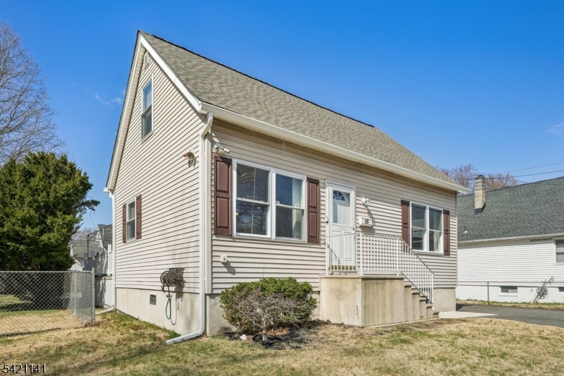 19 Marlin Avenue Pequannock, NJ 07440 - Photo 3 of 19
