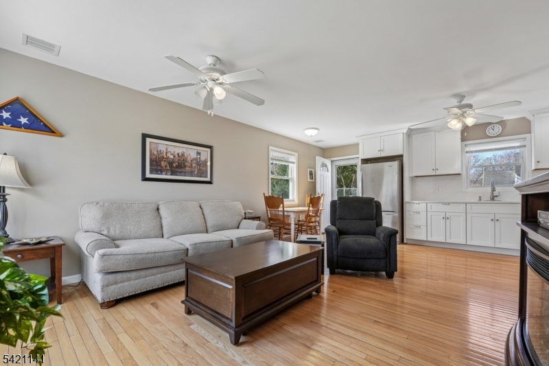 19 Marlin Avenue Pequannock, NJ 07440 - Photo 4 of 19