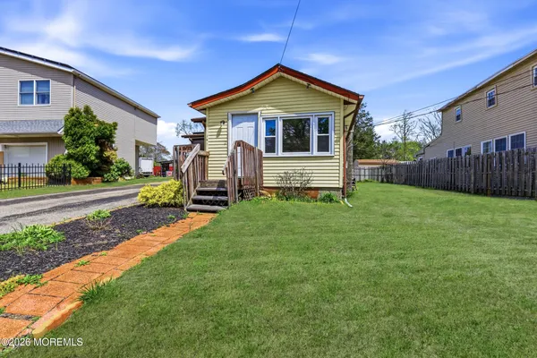 $2,200 | 141 Mill Street, Toms River, NJ 08757