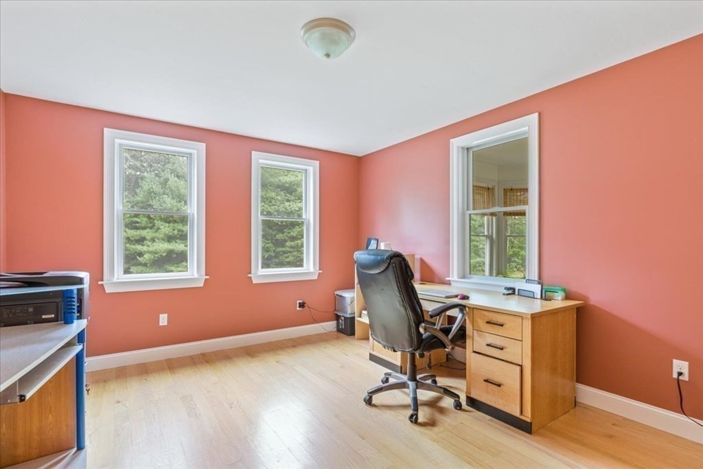 692 Walnut Plain Road Rochester, MA 02770 - Photo 26 of 38