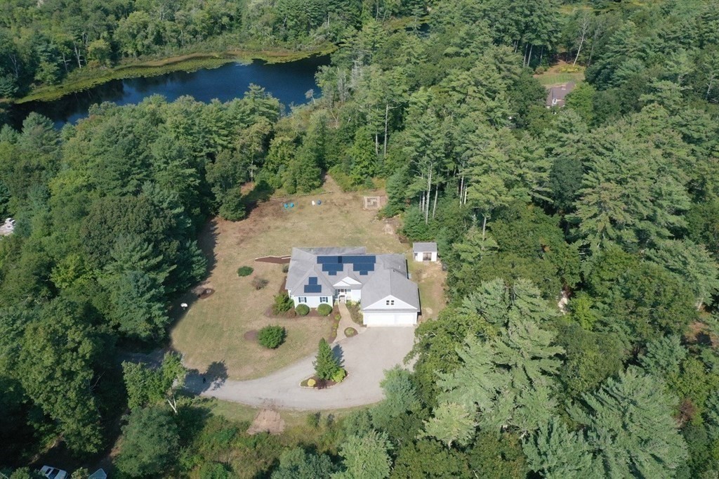 692 Walnut Plain Road Rochester, MA 02770 - Photo 3 of 38
