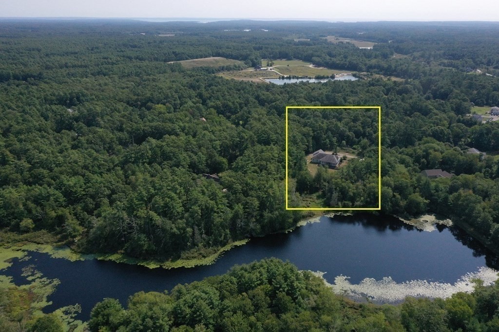 692 Walnut Plain Road Rochester, MA 02770 - Photo 4 of 38