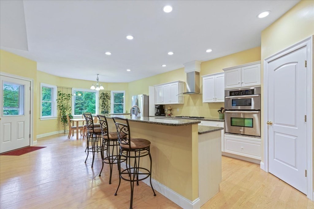 692 Walnut Plain Road Rochester, MA 02770 - Photo 10 of 38