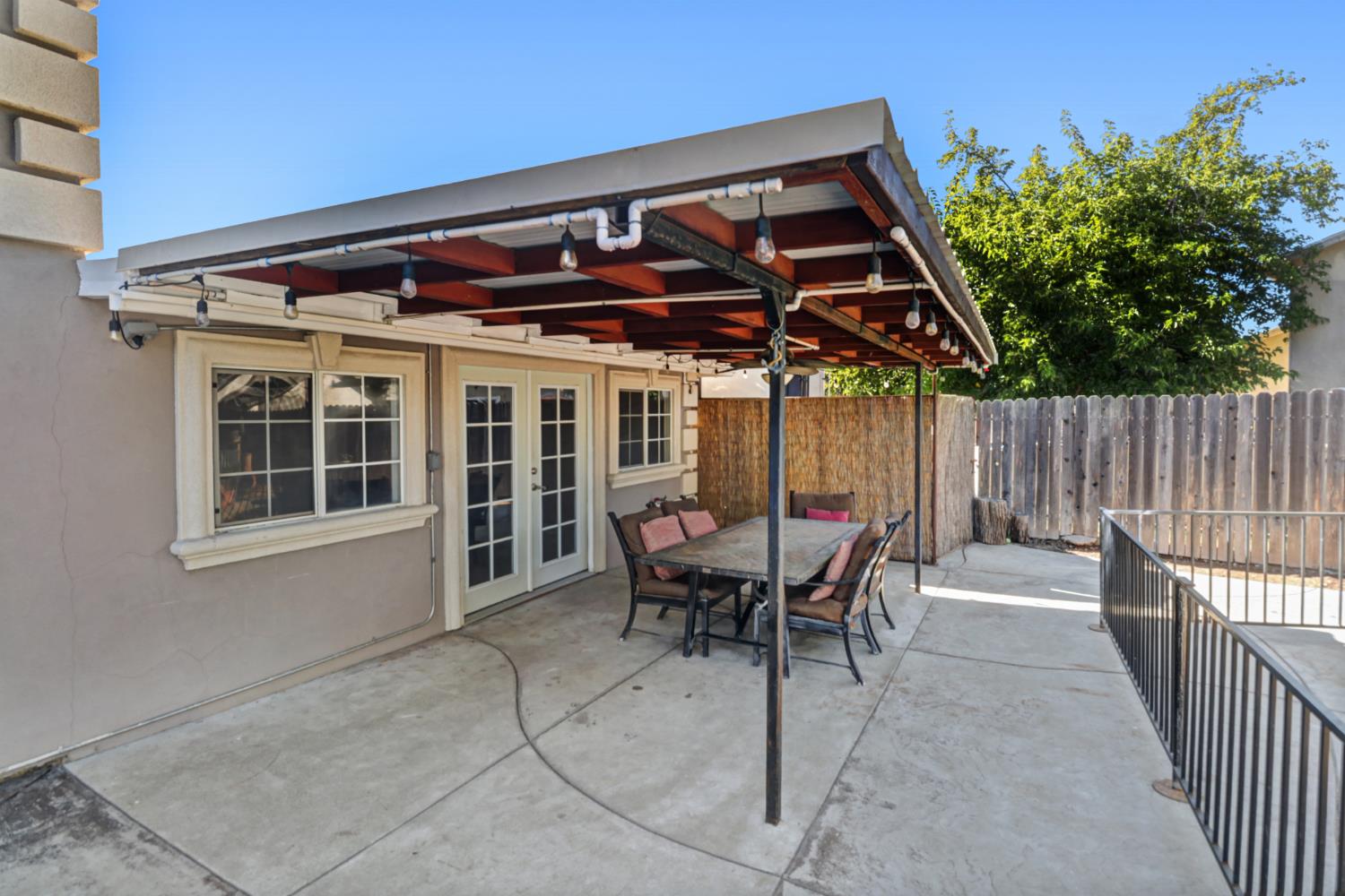 6511 Mossview Way Citrus Heights, CA 95621 - Photo 38 of 48