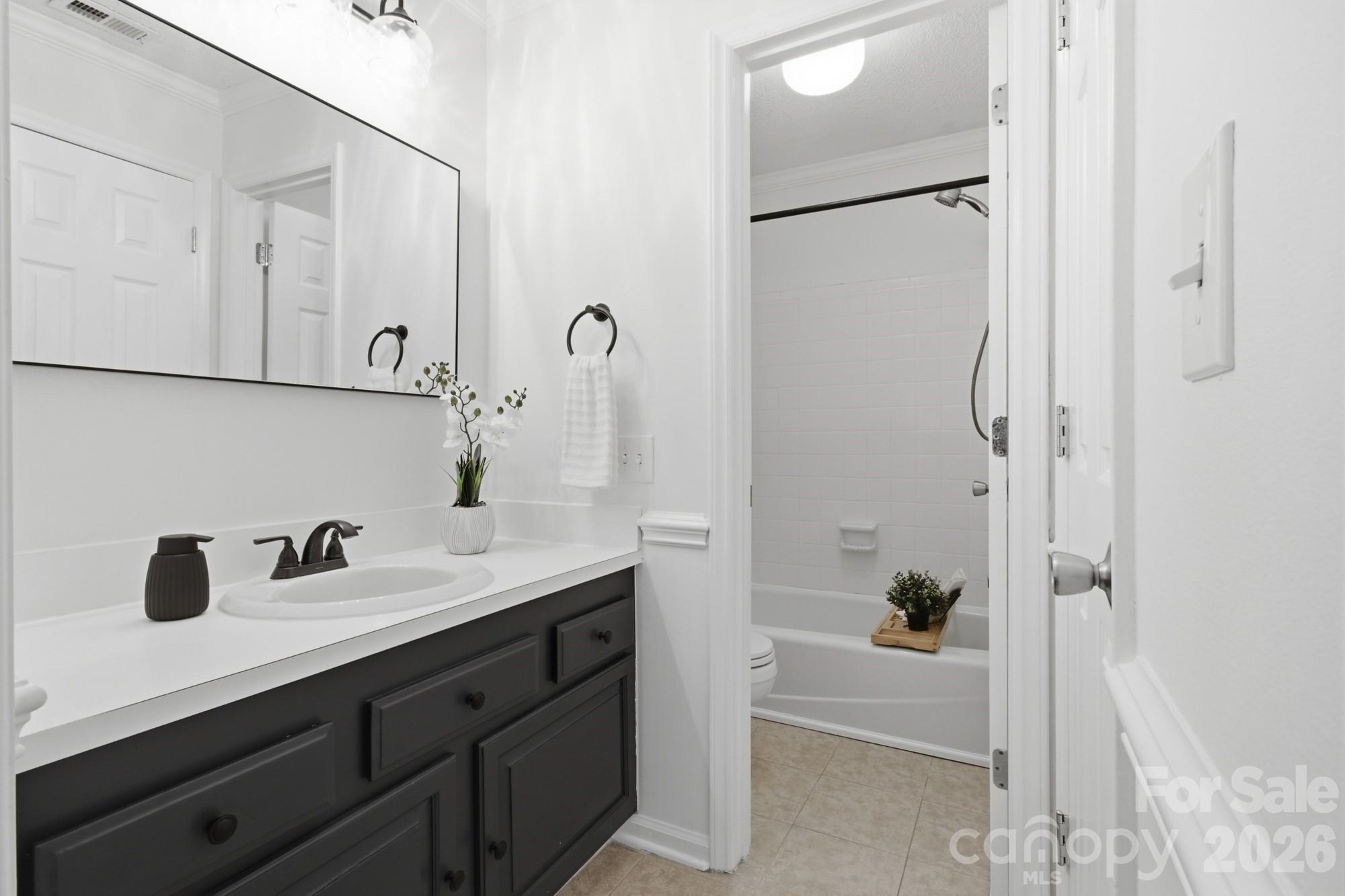 308 Queens Road, Unit 32 Charlotte, NC 28204 - Photo 21 of 36 Gallery Image 21