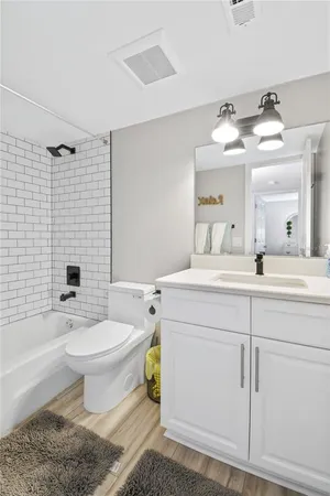 $2,400 | 8911 Blind Pass Road, Unit 121, St. Pete Beach, FL 33706